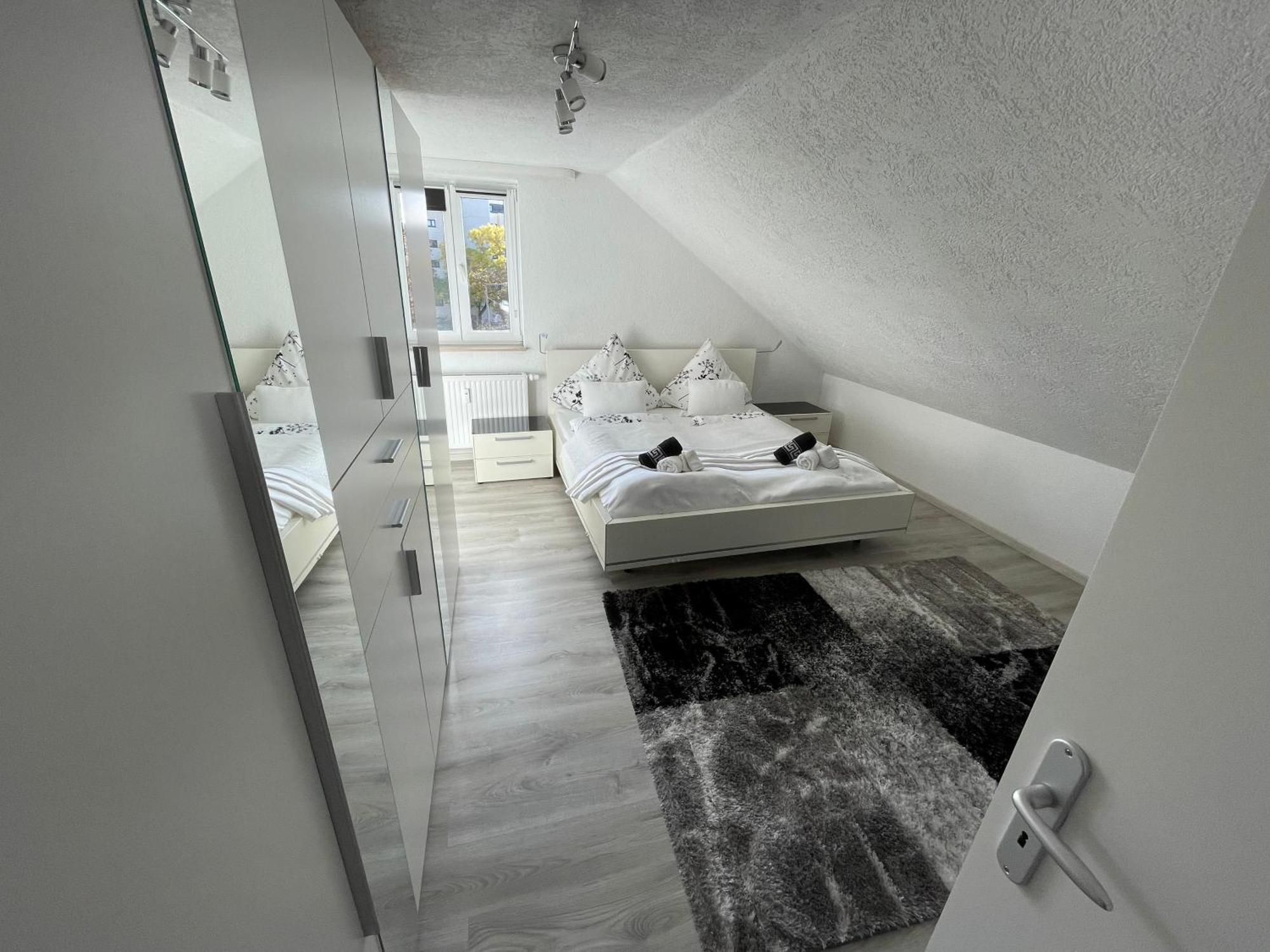 Moderne Gemuetliche 2-zimmer Bad-cannstatt *